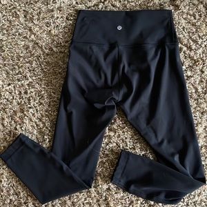 Lululemon Size 6 Wunder Under Hi Rise 25” inseam black leggings High Rise